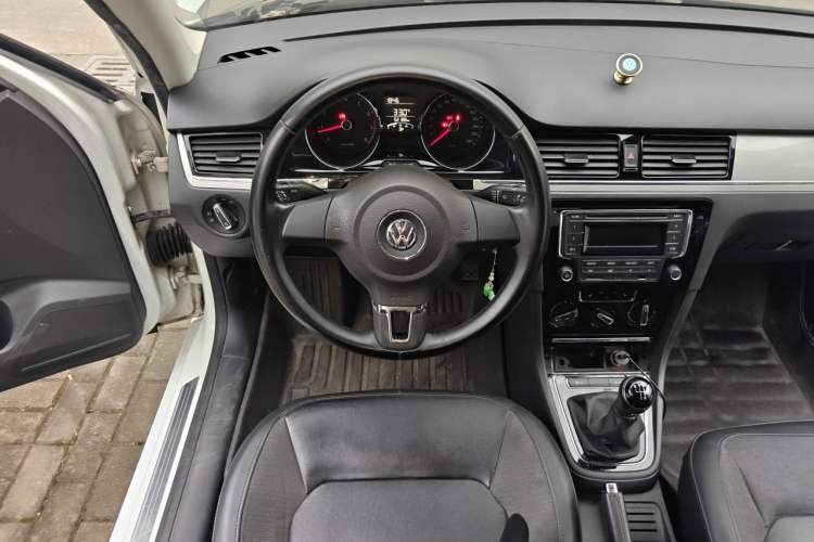Used Volkswagen Bora 2014 1.6L Manual Comfort Model Steering Wheel