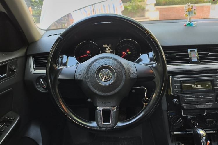 Used Volkswagen Bora 2014 1.6L Automatic Comfort Model Steering Wheel