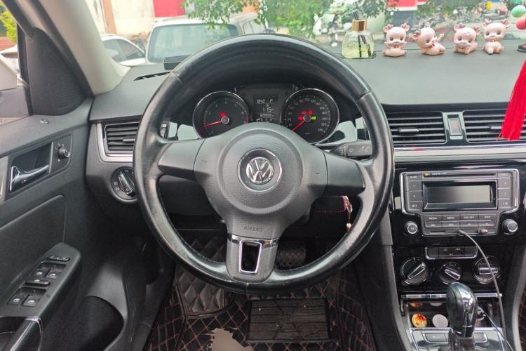 Used Volkswagen Bora 2014 1.6L Automatic Comfort Model Steering Wheel