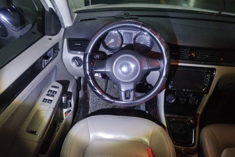 Used Volkswagen Bora 2014 1.6L Manual Fashion Edition Steering Wheel