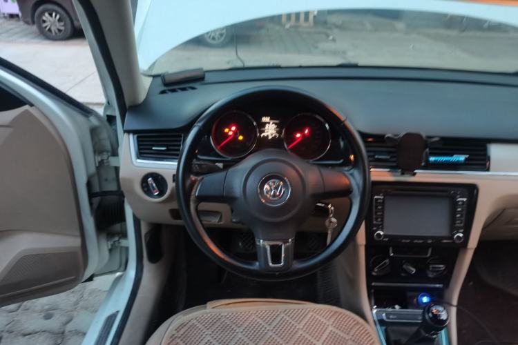 Used Volkswagen Bora 2014 1.6L Manual Comfort Model Steering Wheel