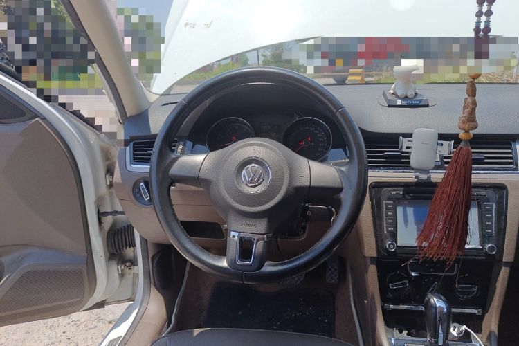 Used Volkswagen Bora 2014 1.6L Automatic Comfort Model Steering Wheel