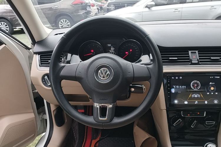 Used Volkswagen Bora 2014 1.6L Manual Comfort Model Steering Wheel