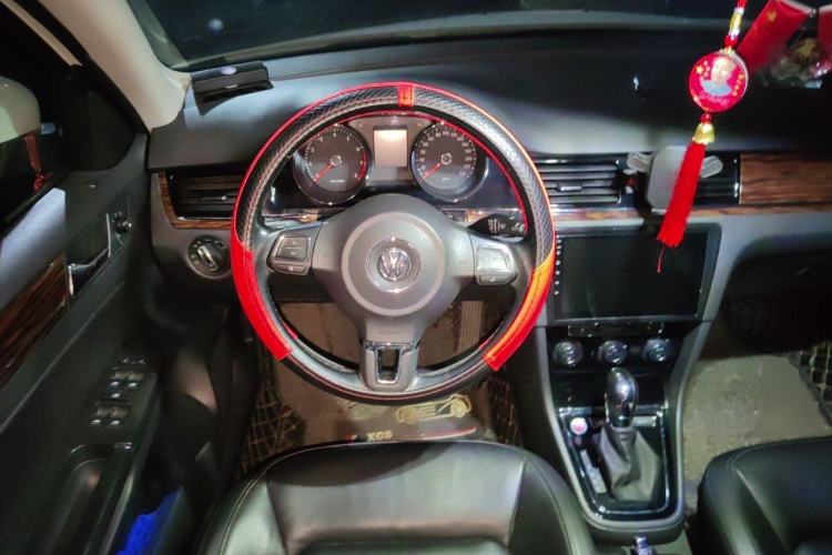 Used Volkswagen Bora 2014 1.6L Automatic Luxury Model Steering Wheel