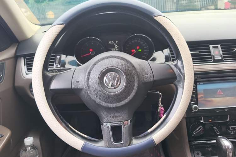 Used Volkswagen Bora 2014 1.6L Automatic Comfort Model Steering Wheel