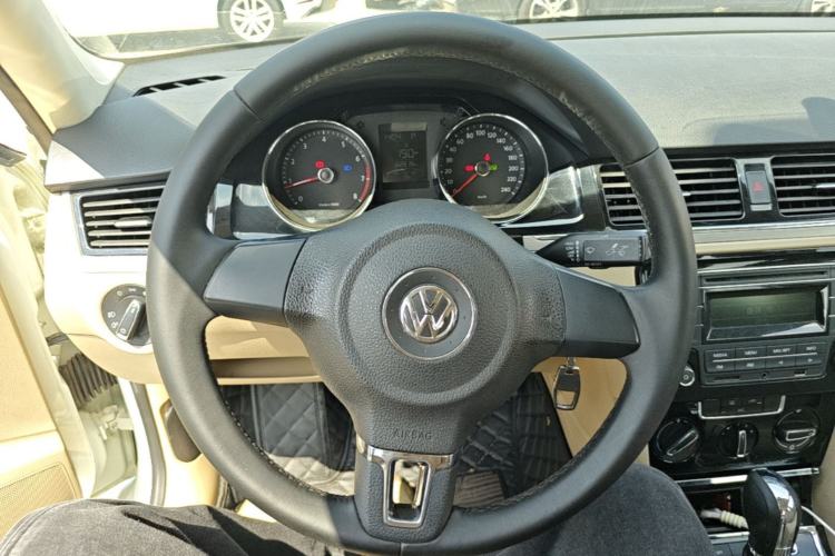 Used Volkswagen Bora 2014 1.6L Automatic Comfort Model Steering Wheel