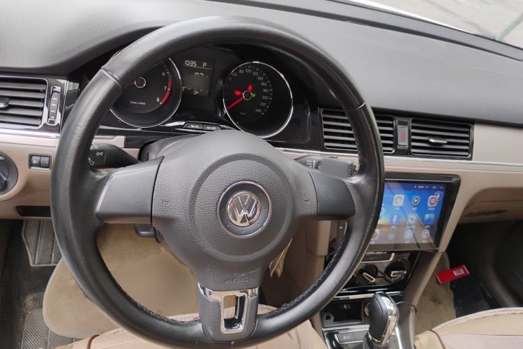 Used Volkswagen Bora 2014 1.6L Automatic Comfort Model Steering Wheel