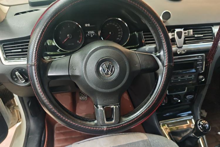 Used Volkswagen Bora 2014 1.6L Manual Comfort Model Steering Wheel
