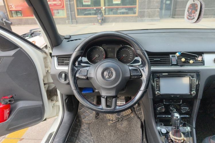 Used Volkswagen Bora 2014 1.4TSI Automatic Sportline Steering Wheel