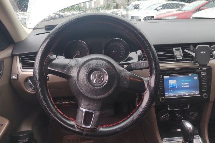 Used Volkswagen Bora 2014 1.6L Automatic Comfort Model Steering Wheel