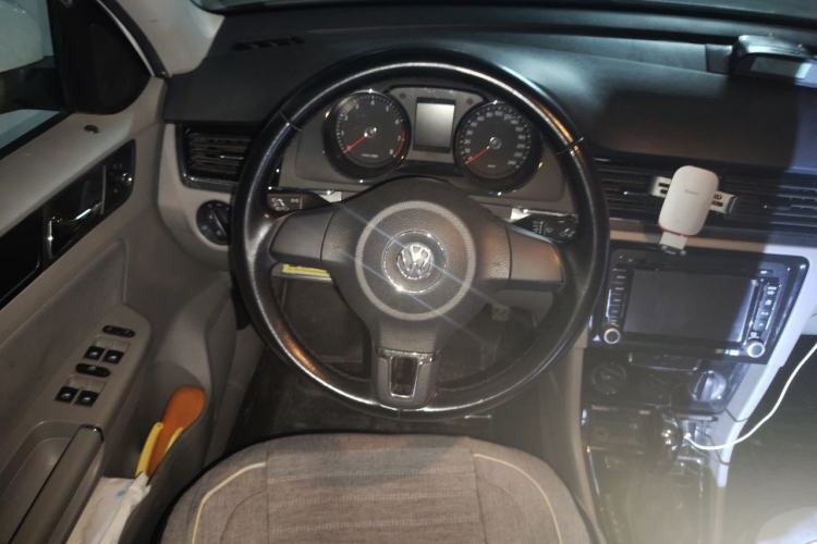 Used Volkswagen Bora 2014 1.6L Automatic Fashion Model Steering Wheel