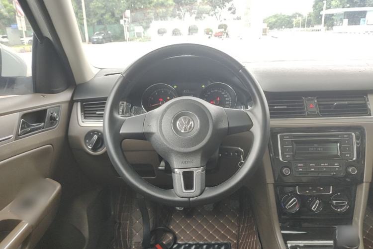 Used Volkswagen Bora 2014 1.6L Manual Comfort Model Steering Wheel