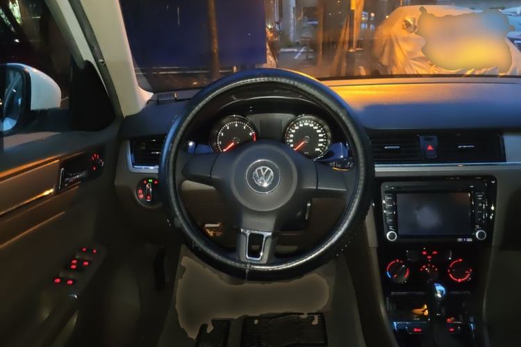 Used Volkswagen Bora 2014 1.6L Automatic Comfort Model Steering Wheel