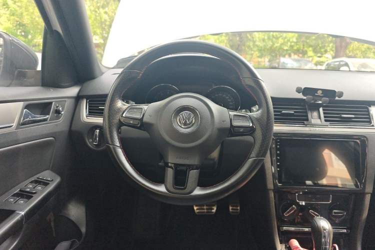 Used Volkswagen Bora 2014 1.4TSI Automatic Sportline Steering Wheel