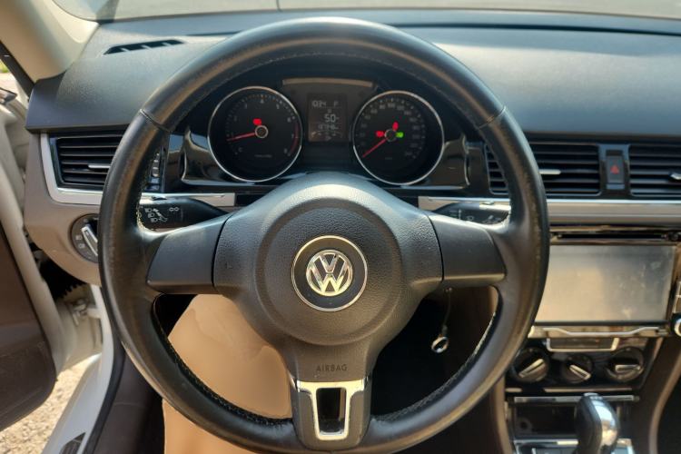 Used Volkswagen Bora 2014 1.4TSI Automatic Comfort Model Steering Wheel