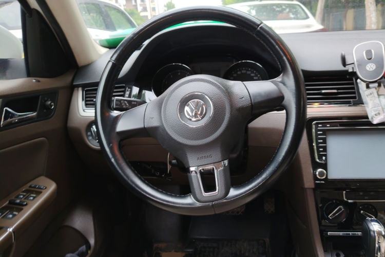 Used Volkswagen Bora 2014 1.4TSI Automatic Comfort Model Steering Wheel