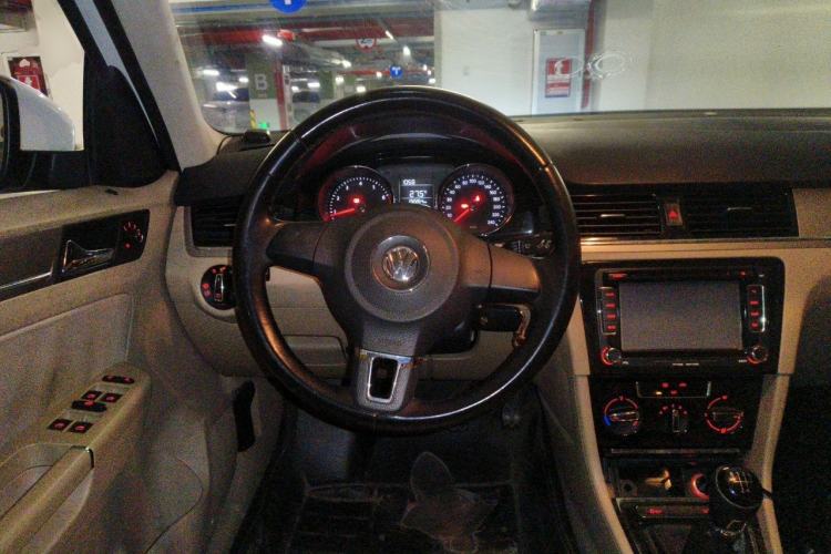 Used Volkswagen Bora 2014 1.6L Manual Comfort Model Steering Wheel