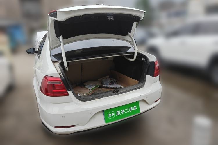 Used Volkswagen Bora 2014 1.6L Manual Comfort Model Trunk