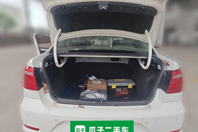 Used Volkswagen Bora 2014 1.6L Manual Fashion Edition Trunk