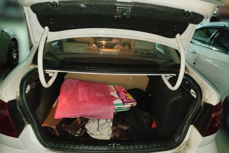 Used Volkswagen Bora 2014 1.6L Manual Fashion Edition Trunk