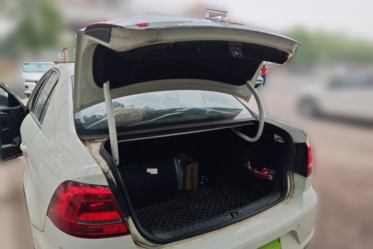 Used Volkswagen Bora 2014 1.4TSI Automatic Sportline Trunk