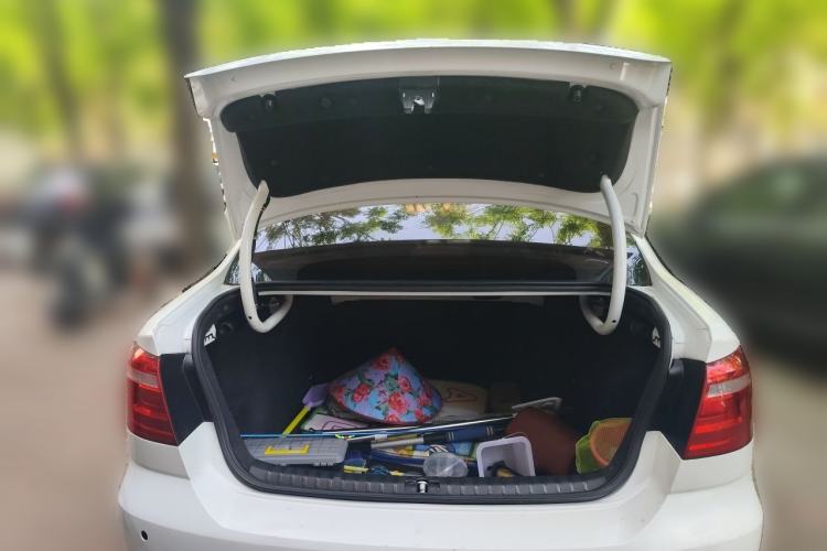 Used Volkswagen Bora 2014 1.6L Automatic Fashion Model Trunk
