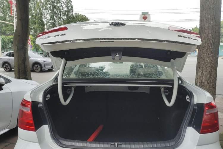 Used Volkswagen Bora 2014 1.6L Manual Comfort Model Trunk