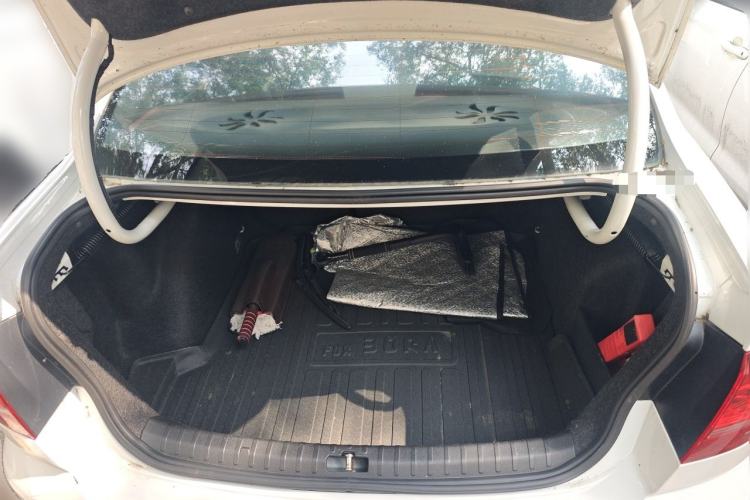 Used Volkswagen Bora 2014 1.4TSI Automatic Sportline Trunk