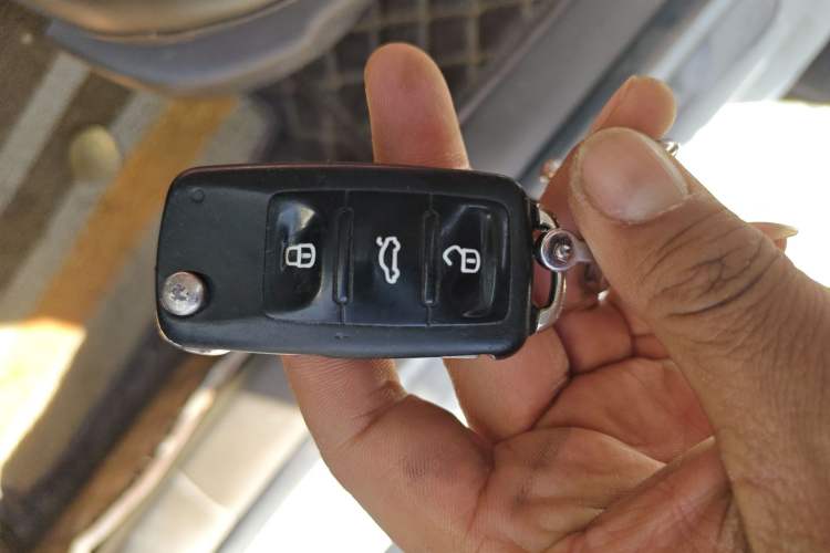 Used Volkswagen Bora 2014 1.6L Manual Comfort Model Vehicle Key