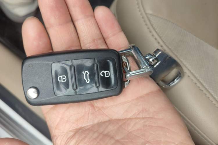 Used Volkswagen Bora 2014 1.6L Automatic Comfort Model Vehicle Key