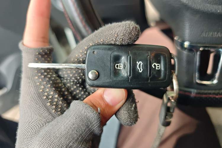 Used Volkswagen Bora 2014 1.6L Manual Comfort Model Vehicle Key