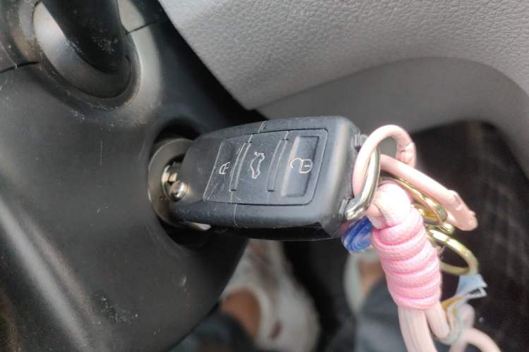Used Volkswagen Bora 2014 1.6L Automatic Fashion Model Vehicle Key
