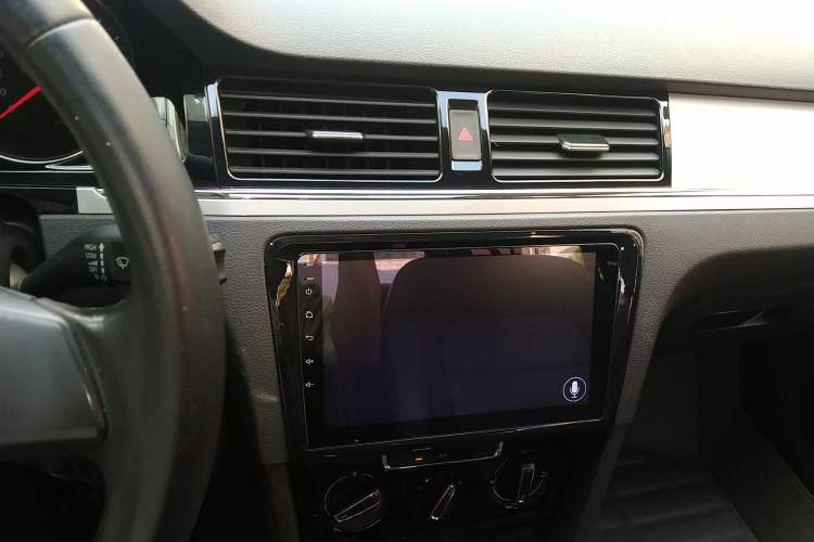Used Volkswagen Bora 2014 1.6L Automatic Comfort Model Audio And AC Panel