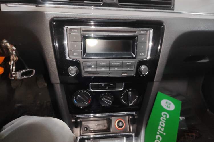 Used Volkswagen Bora 2014 1.6L Manual Comfort Model Audio And AC Panel