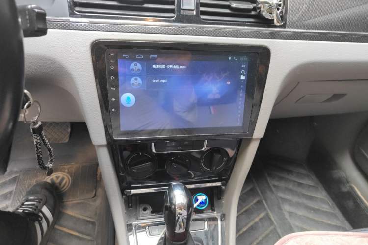 Used Volkswagen Bora 2014 1.6L Automatic Fashion Model Audio And AC Panel