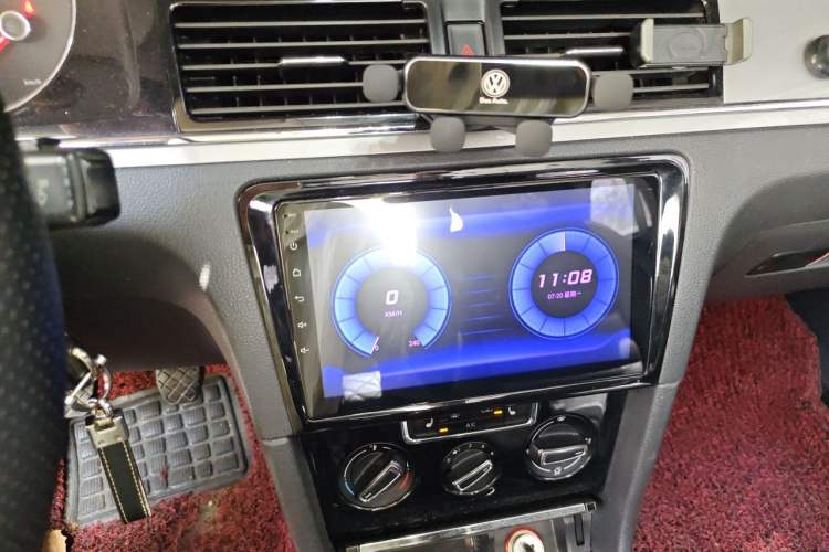 Used Volkswagen Bora 2014 1.6L Manual Comfort Model Audio And AC Panel