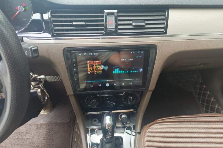 Used Volkswagen Bora 2014 1.6L Automatic Comfort Model Audio And AC Panel