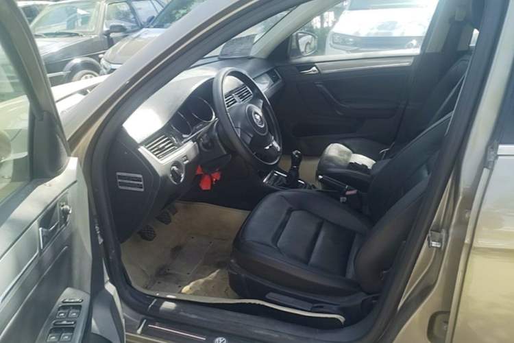 Used Volkswagen Bora 2014 1.6L Manual Comfort Model Driver Seat