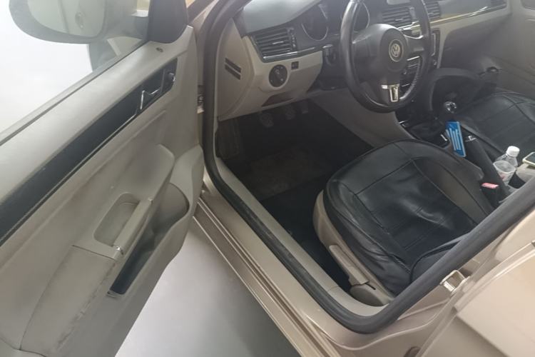 Used Volkswagen Bora 2014 1.6L Manual Fashion Edition Driver Seat