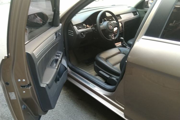 Used Volkswagen Bora 2014 1.6L Automatic Comfort Model Driver Seat