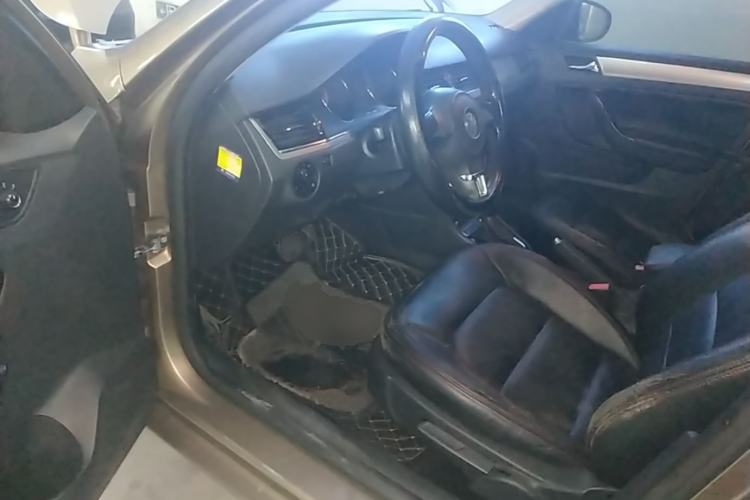 Used Volkswagen Bora 2014 1.6L Automatic Fashion Model Driver Seat