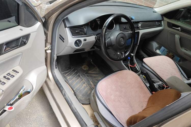 Used Volkswagen Bora 2014 1.6L Automatic Fashion Model Driver Seat