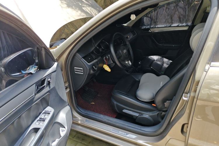 Used Volkswagen Bora 2014 1.6L Manual Comfort Model Driver Seat