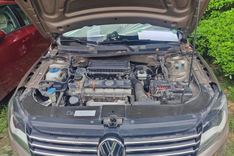 Used Volkswagen Bora 2014 1.6L Automatic Fashion Model Engine Bay