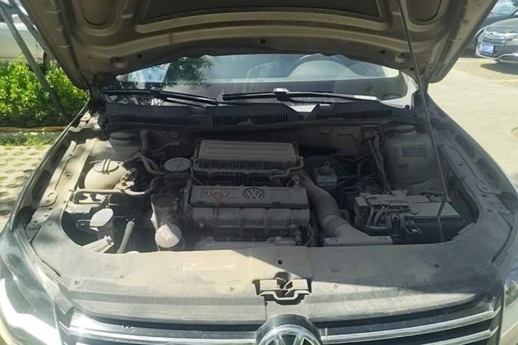 Used Volkswagen Bora 2014 1.6L Manual Comfort Model Engine Bay