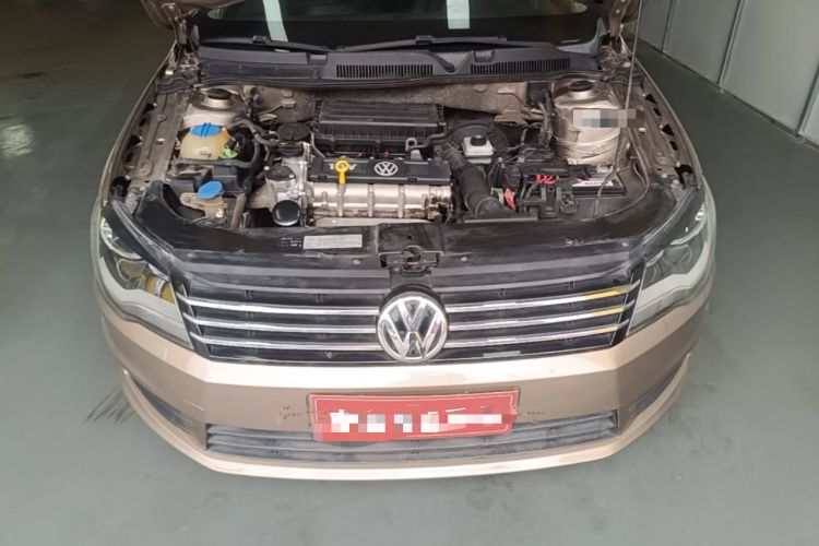 Used Volkswagen Bora 2014 1.6L Manual Fashion Edition Engine Bay