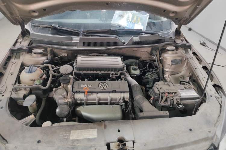 Used Volkswagen Bora 2014 1.6L Manual Comfort Model Engine Bay