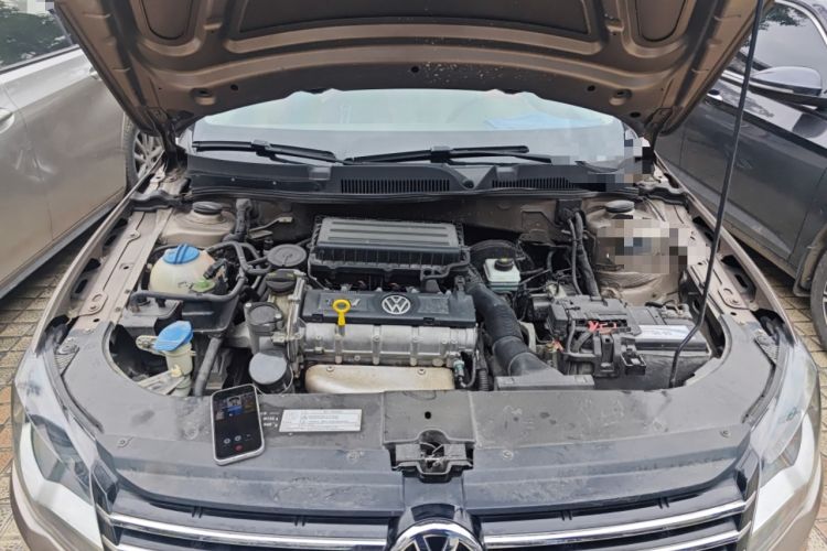Used Volkswagen Bora 2014 1.6L Manual Fashion Edition Engine Bay