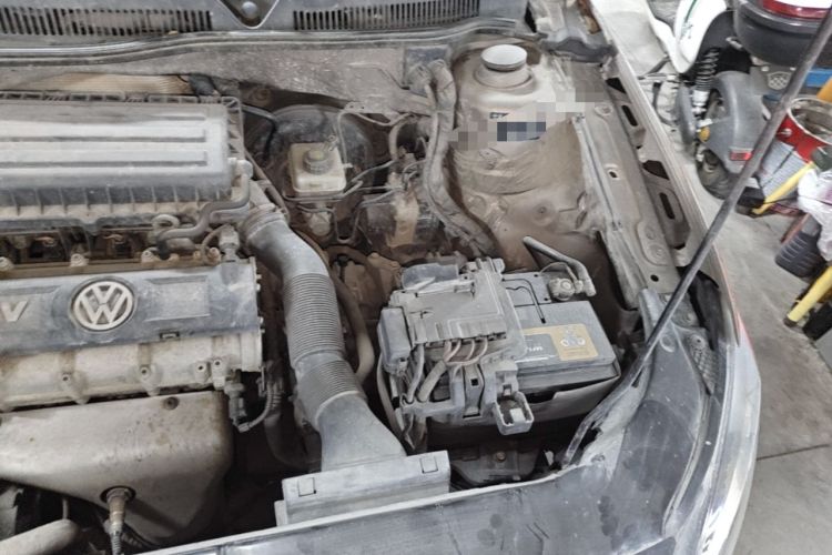 Used Volkswagen Bora 2014 1.6L Automatic Comfort Model Engine Bay Left