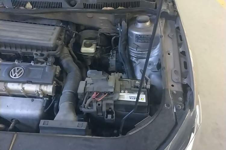 Used Volkswagen Bora 2014 1.6L Automatic Fashion Model Engine Bay Left
